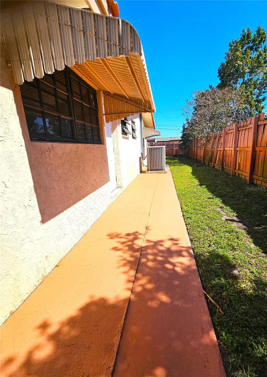 Image 28 of 36 For 1561 77th Way