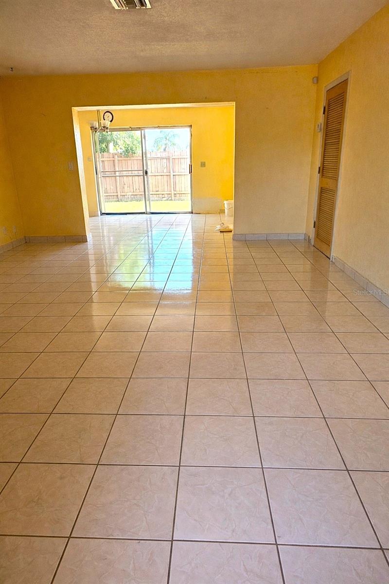 Image 4 of 36 For 1561 77th Way