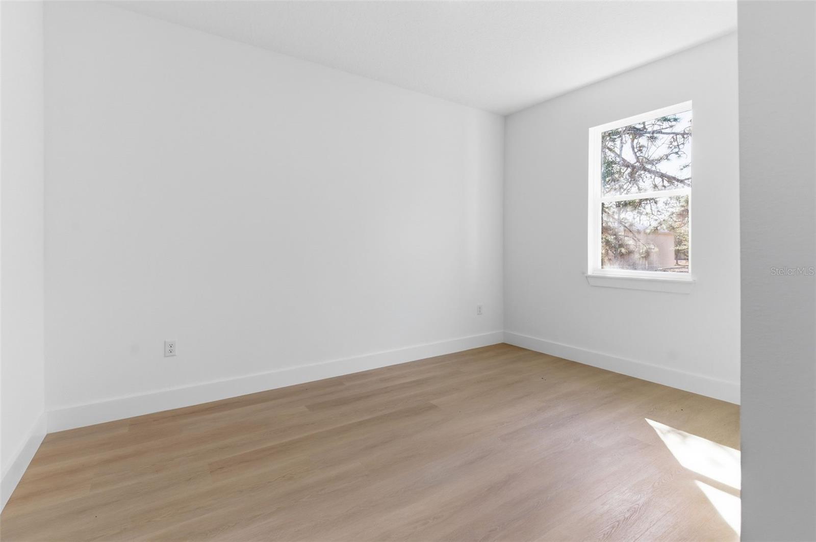 Image 28 of 40 For 20106 Sheldon Street