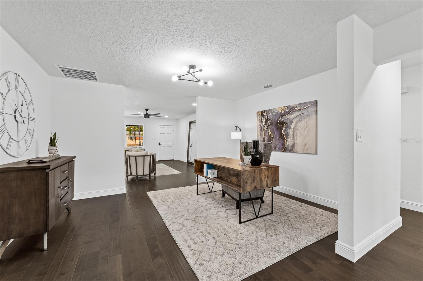 Image 10 of 43 For 3118 Clemwood Street