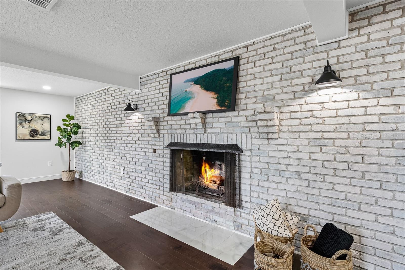 Image 19 of 43 For 3118 Clemwood Street