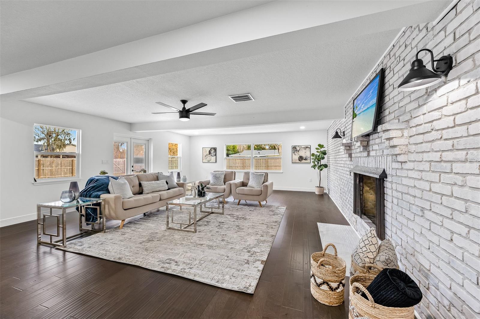 Image 20 of 43 For 3118 Clemwood Street