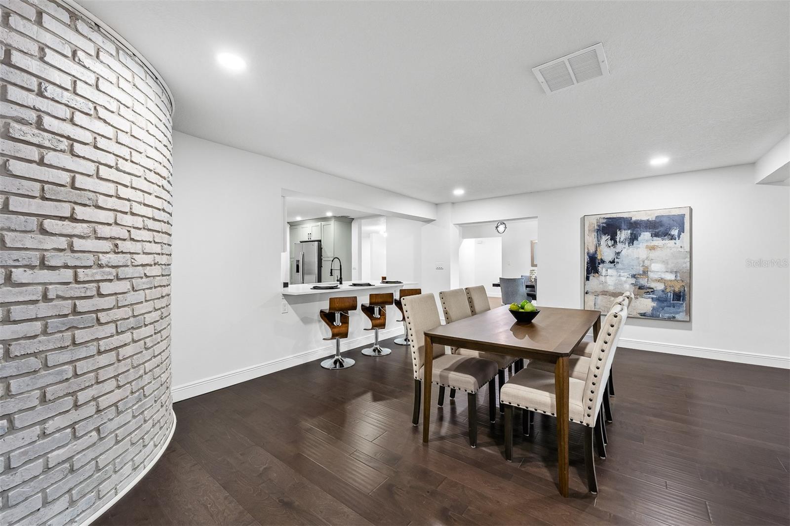 Image 21 of 43 For 3118 Clemwood Street