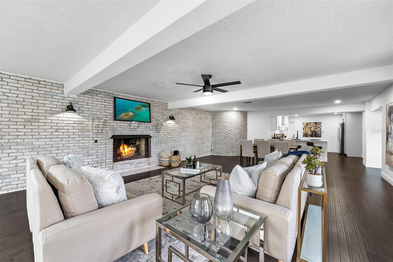 Image 22 of 43 For 3118 Clemwood Street