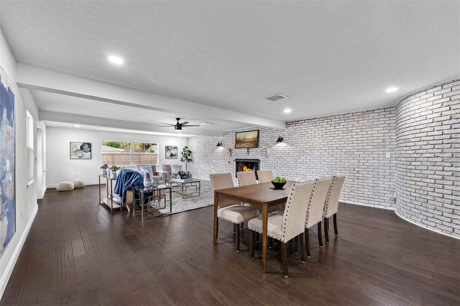 Image 24 of 43 For 3118 Clemwood Street