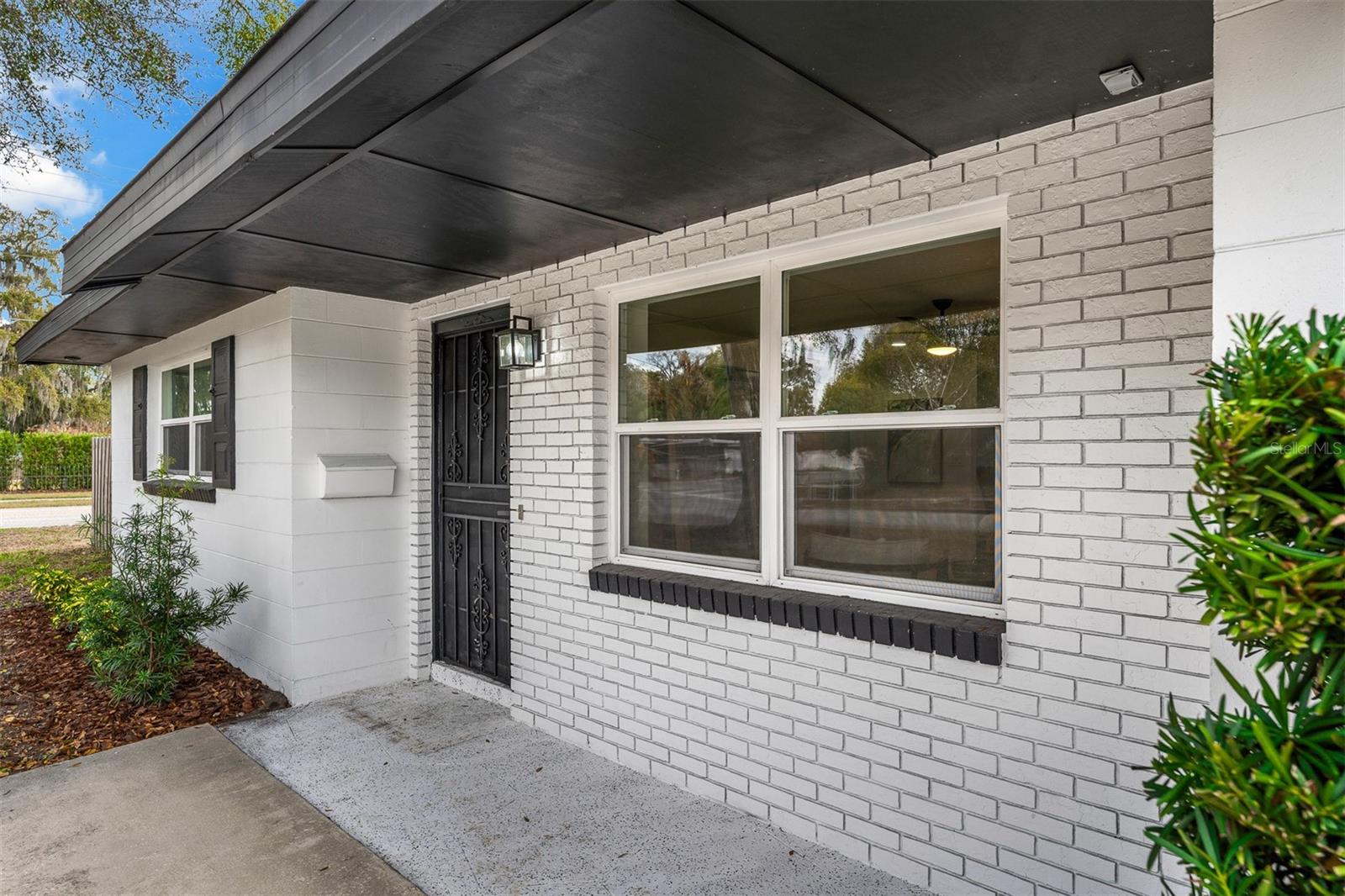 Image 3 of 43 For 3118 Clemwood Street