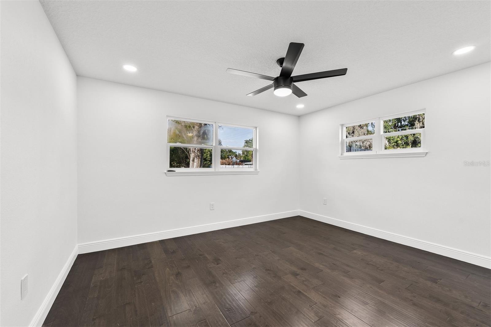 Image 30 of 43 For 3118 Clemwood Street