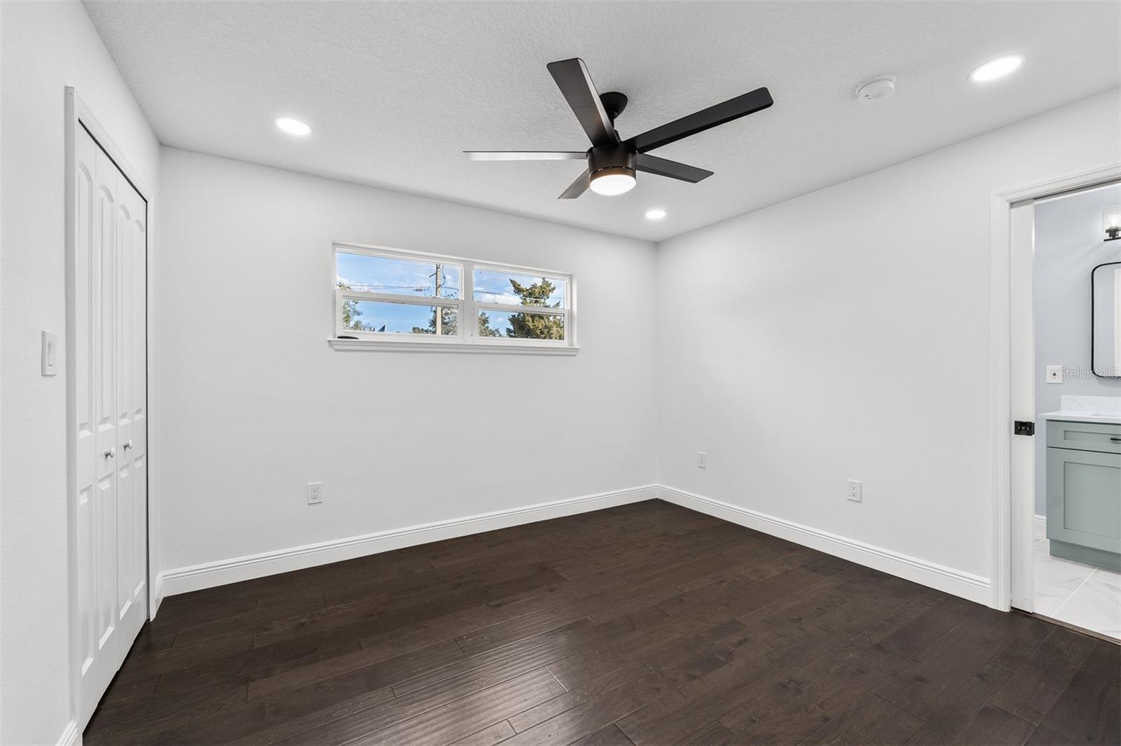 Image 35 of 43 For 3118 Clemwood Street