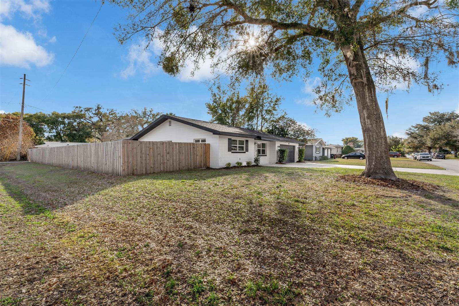 Image 5 of 43 For 3118 Clemwood Street