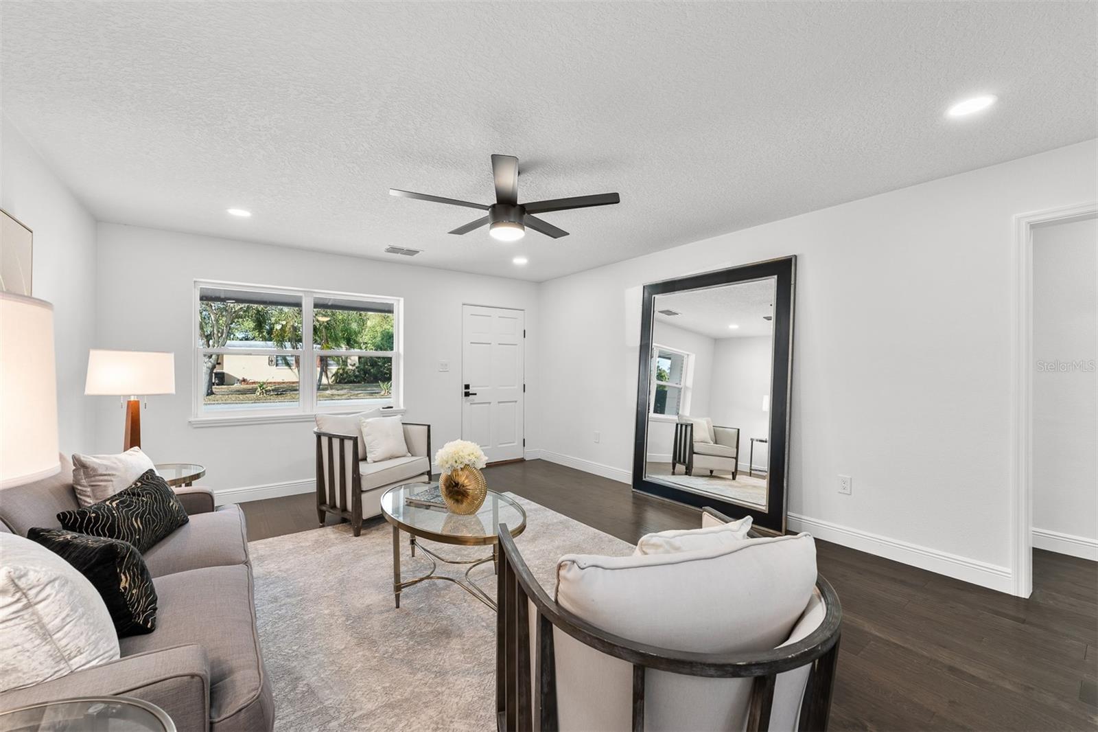 Image 6 of 43 For 3118 Clemwood Street