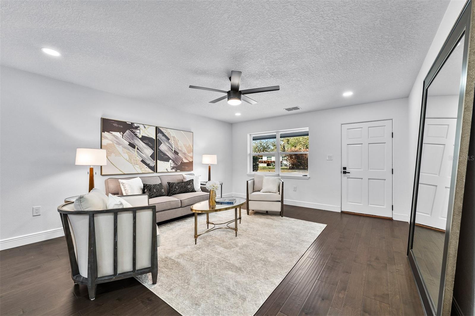 Image 7 of 43 For 3118 Clemwood Street