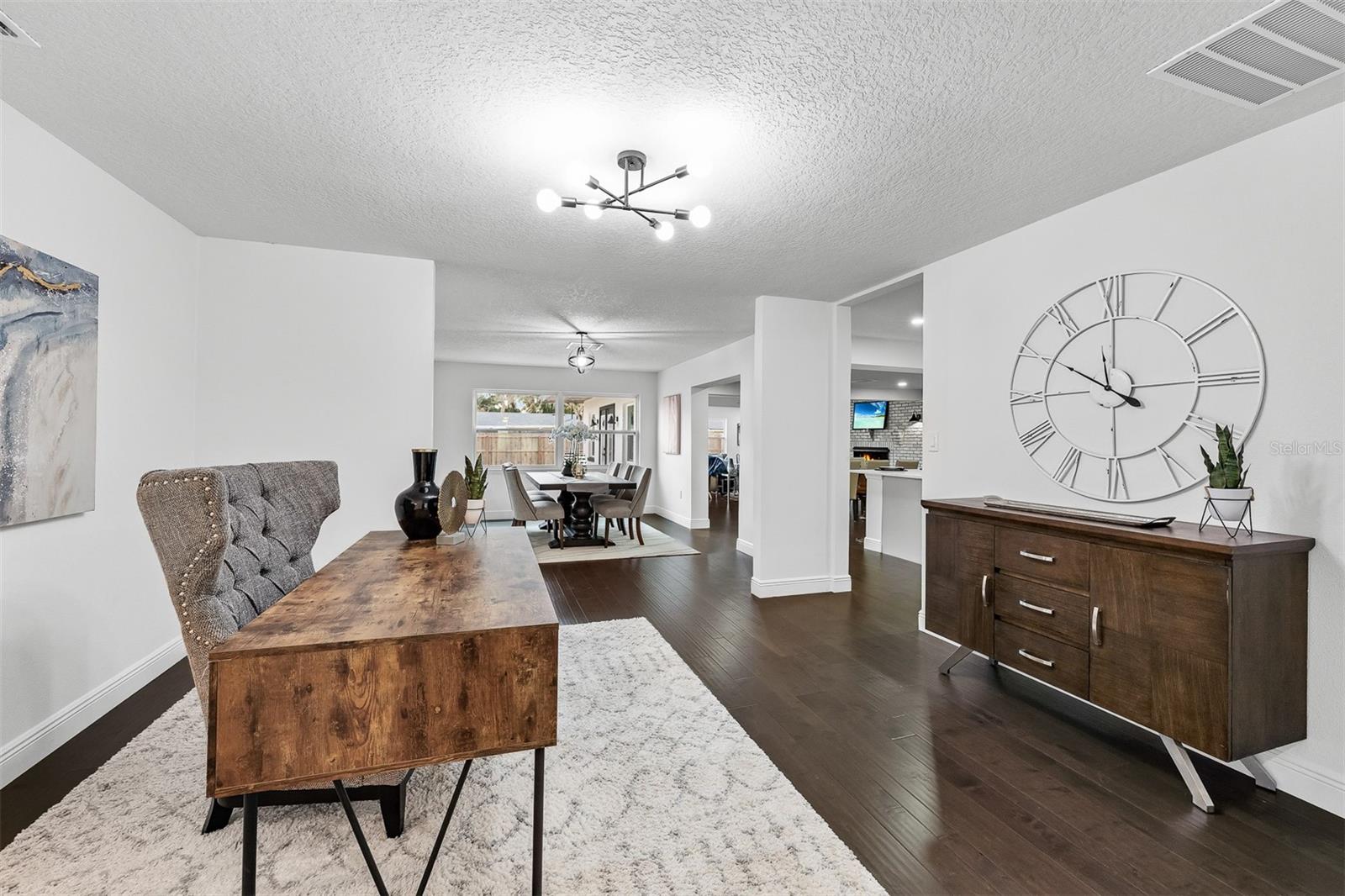 Image 9 of 43 For 3118 Clemwood Street