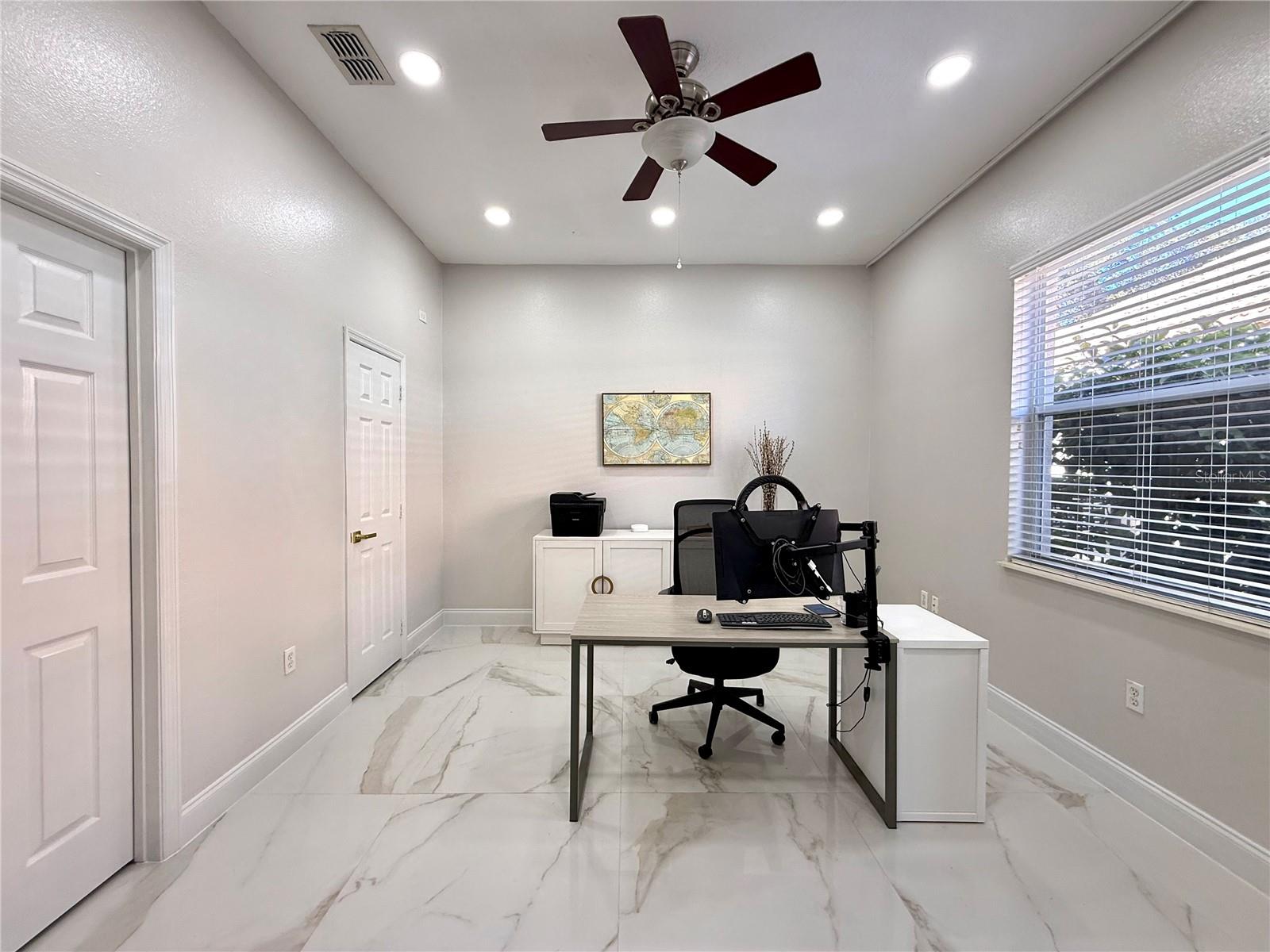 Image 13 of 39 For 9060 Heritage Bay Circle