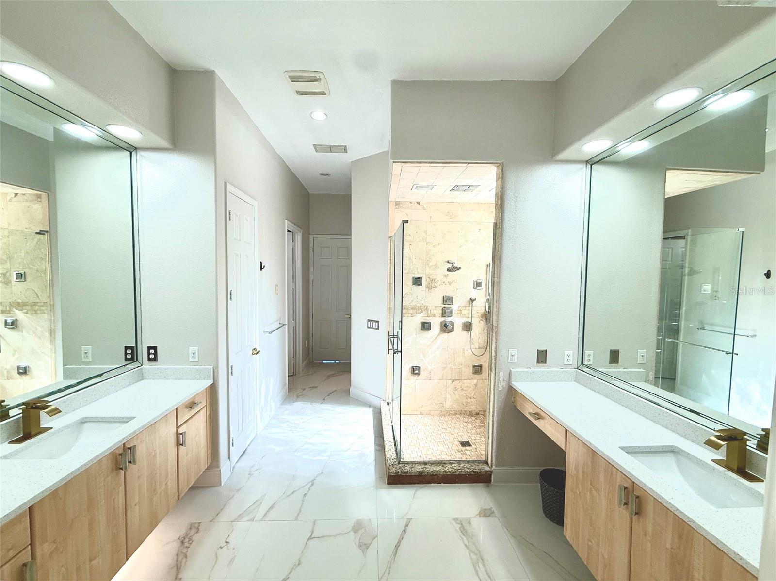 Image 15 of 39 For 9060 Heritage Bay Circle