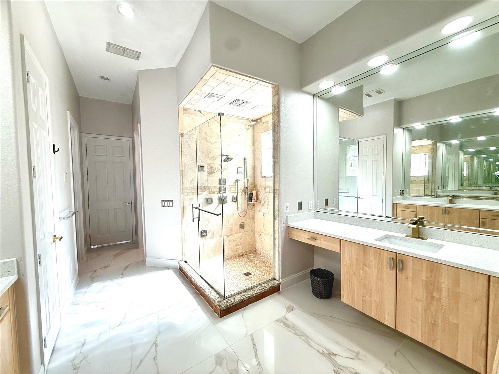 Image 16 of 39 For 9060 Heritage Bay Circle