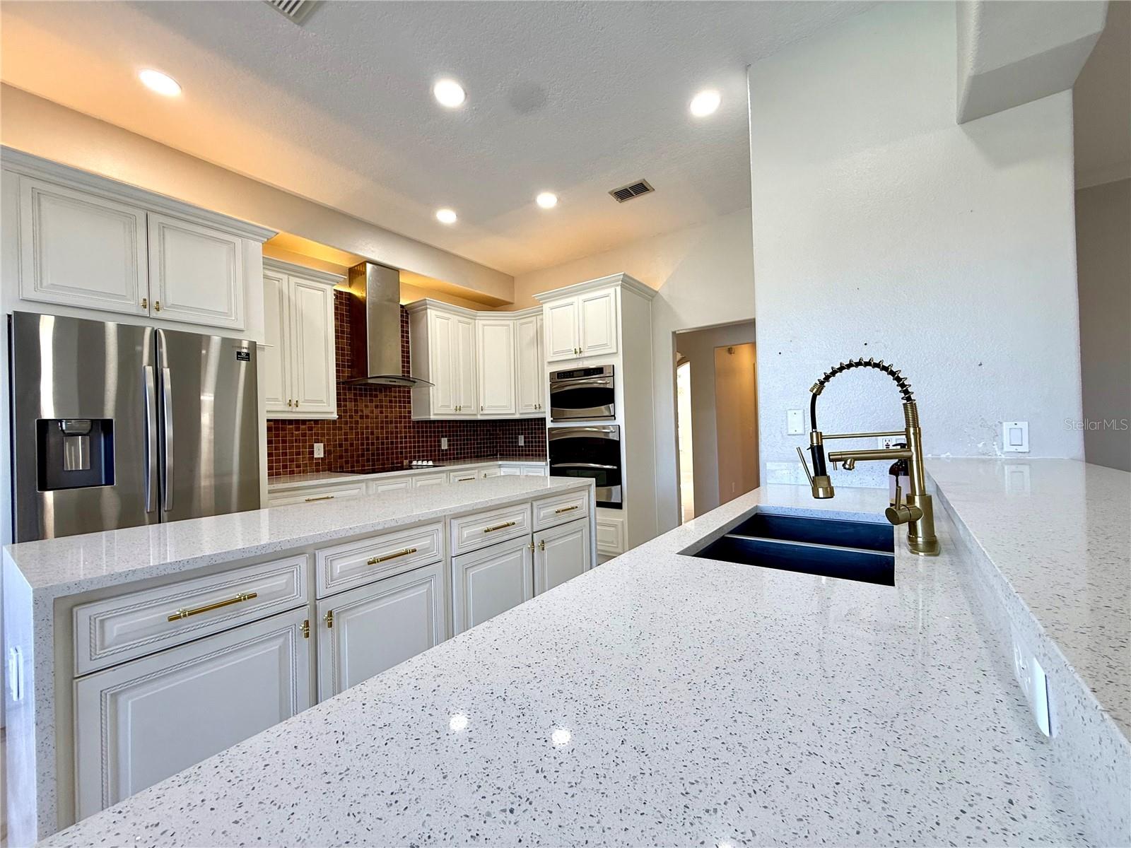 Image 7 of 39 For 9060 Heritage Bay Circle