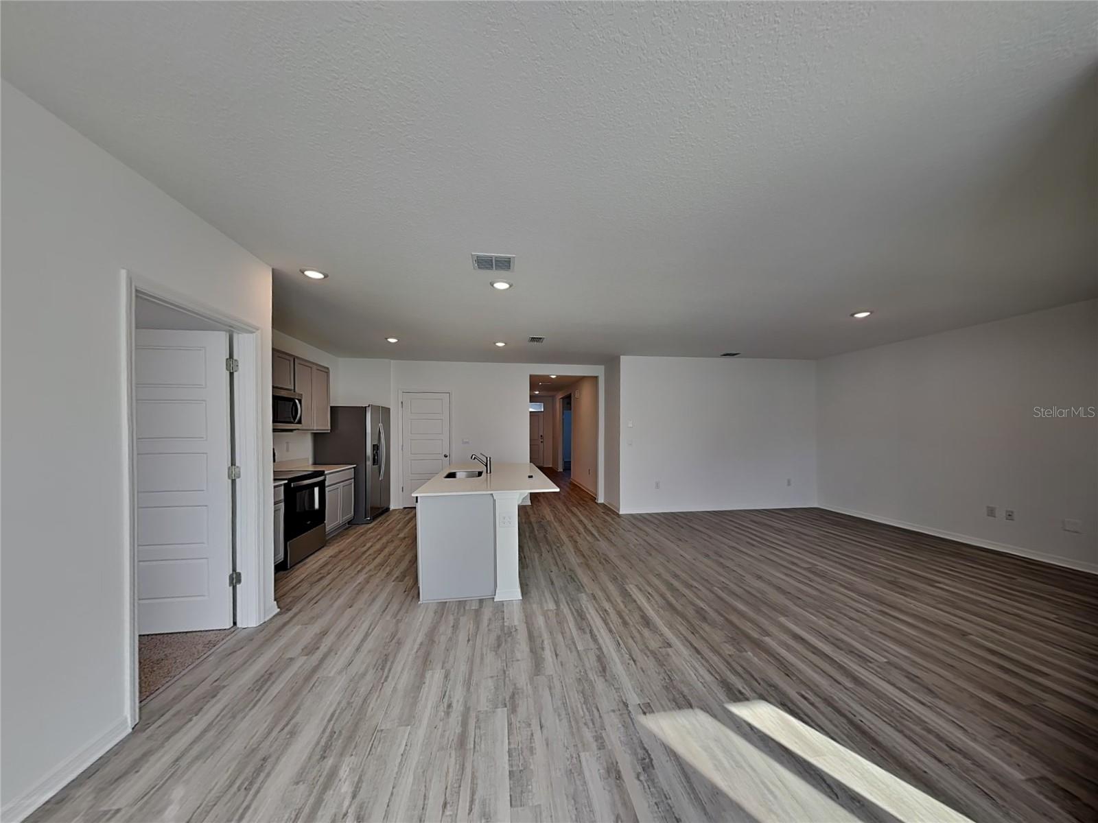 Image 3 of 19 For 3515 Nettle Loop