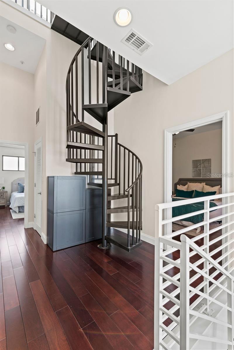 Image 12 of 19 For 350 Osceola Avenue 5