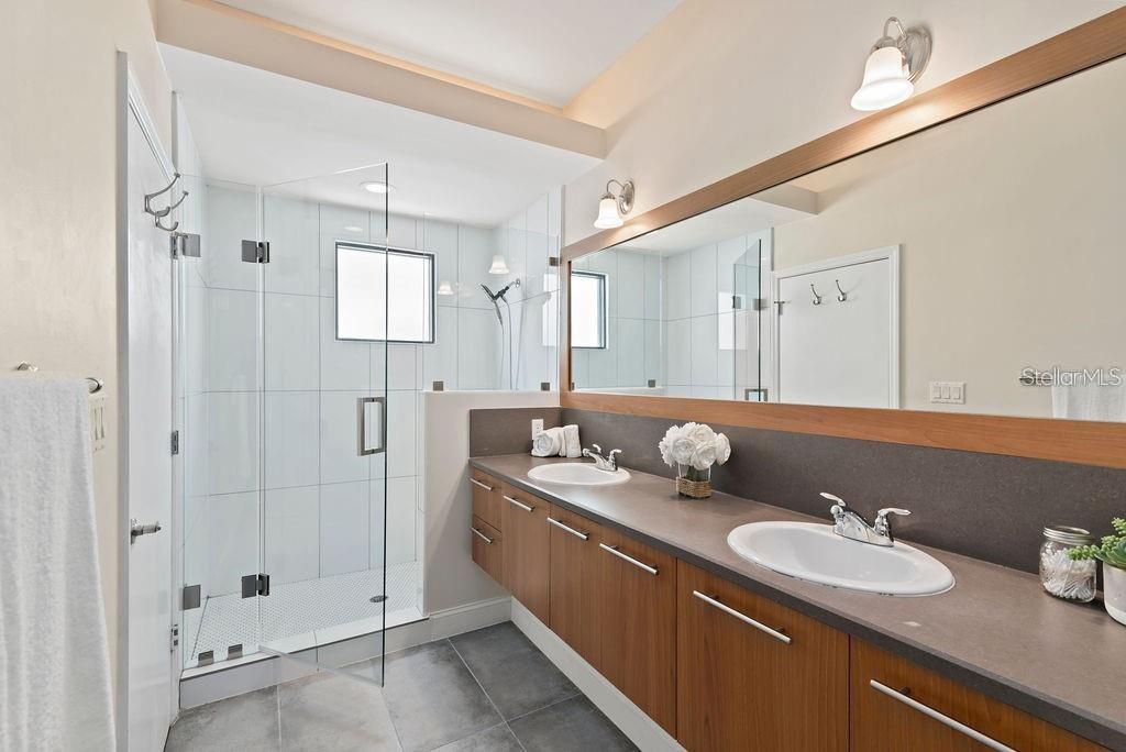 Image 14 of 19 For 350 Osceola Avenue 5