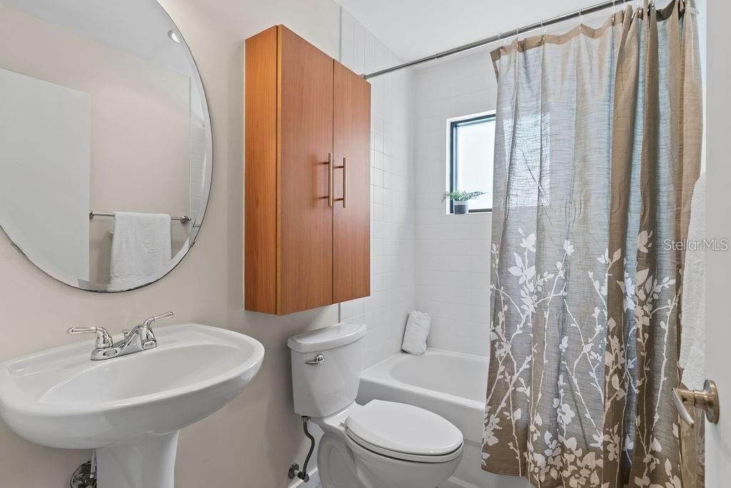 Image 16 of 19 For 350 Osceola Avenue 5