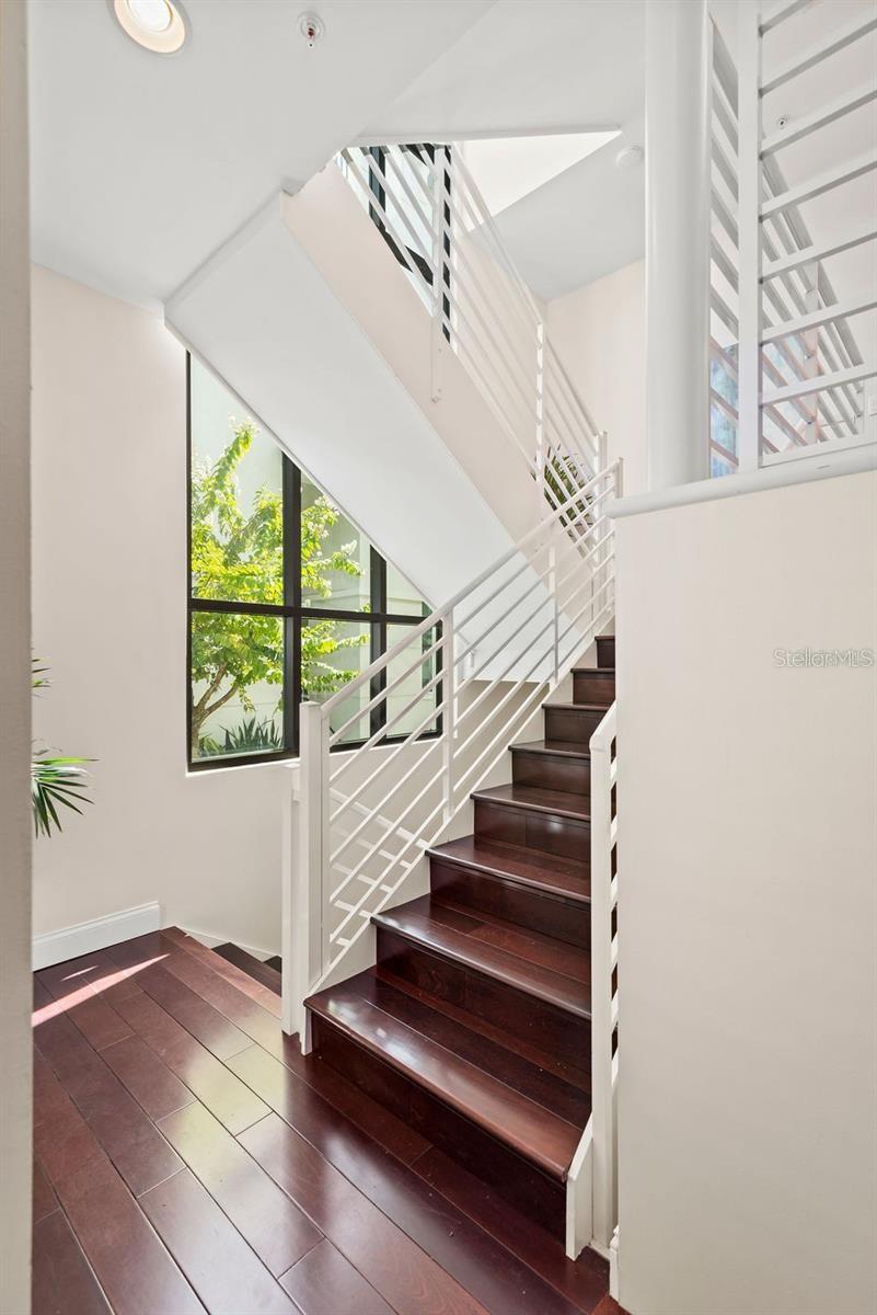 Image 3 of 19 For 350 Osceola Avenue 5