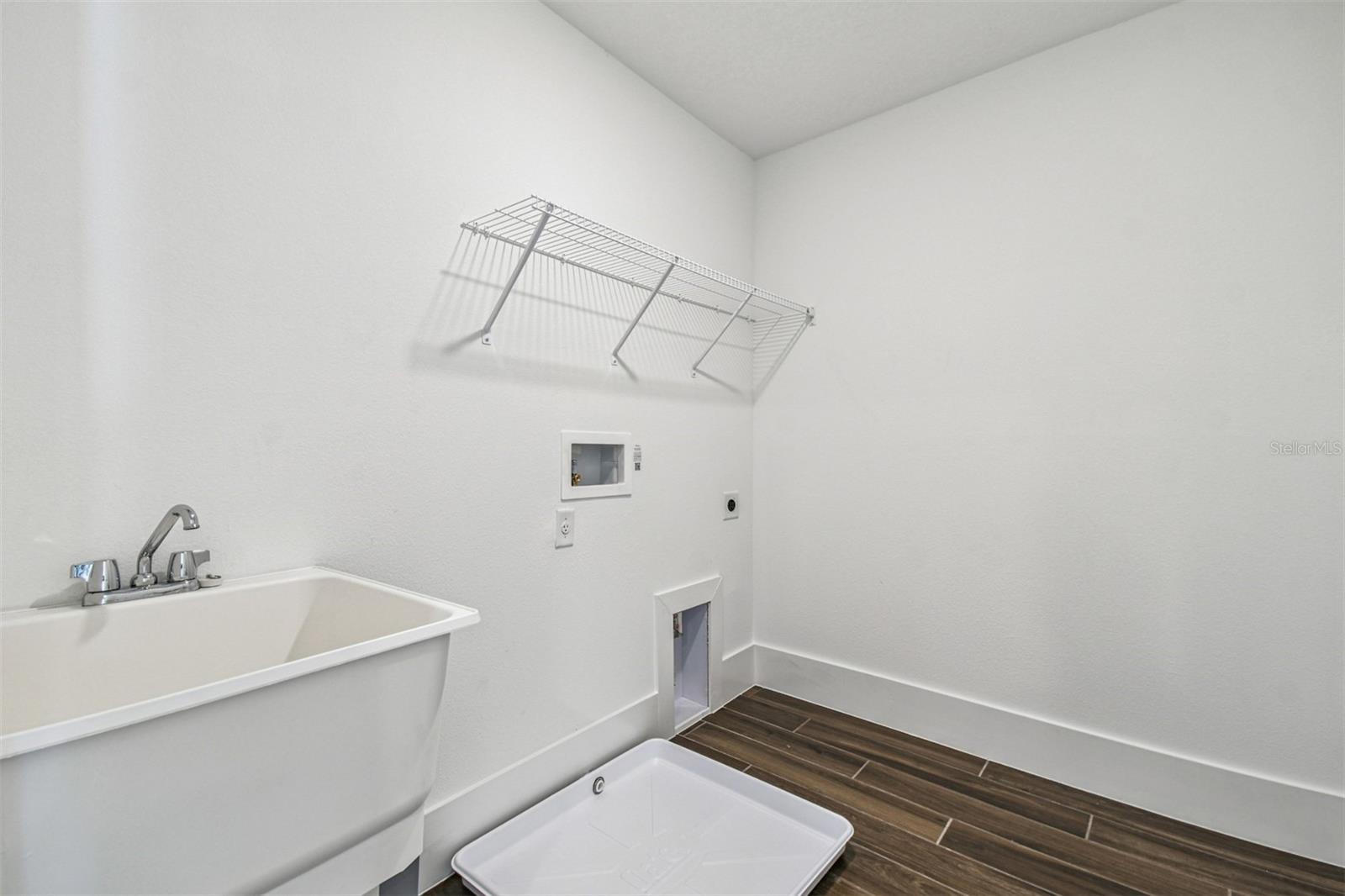 Image 19 of 36 For 1951 Risby Alley