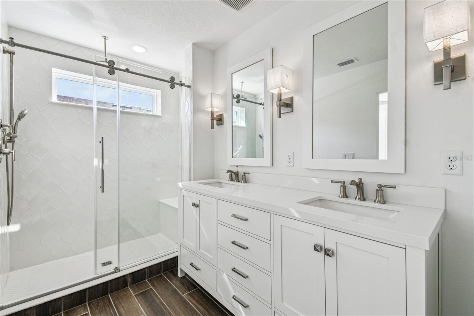 Image 31 of 36 For 1951 Risby Alley