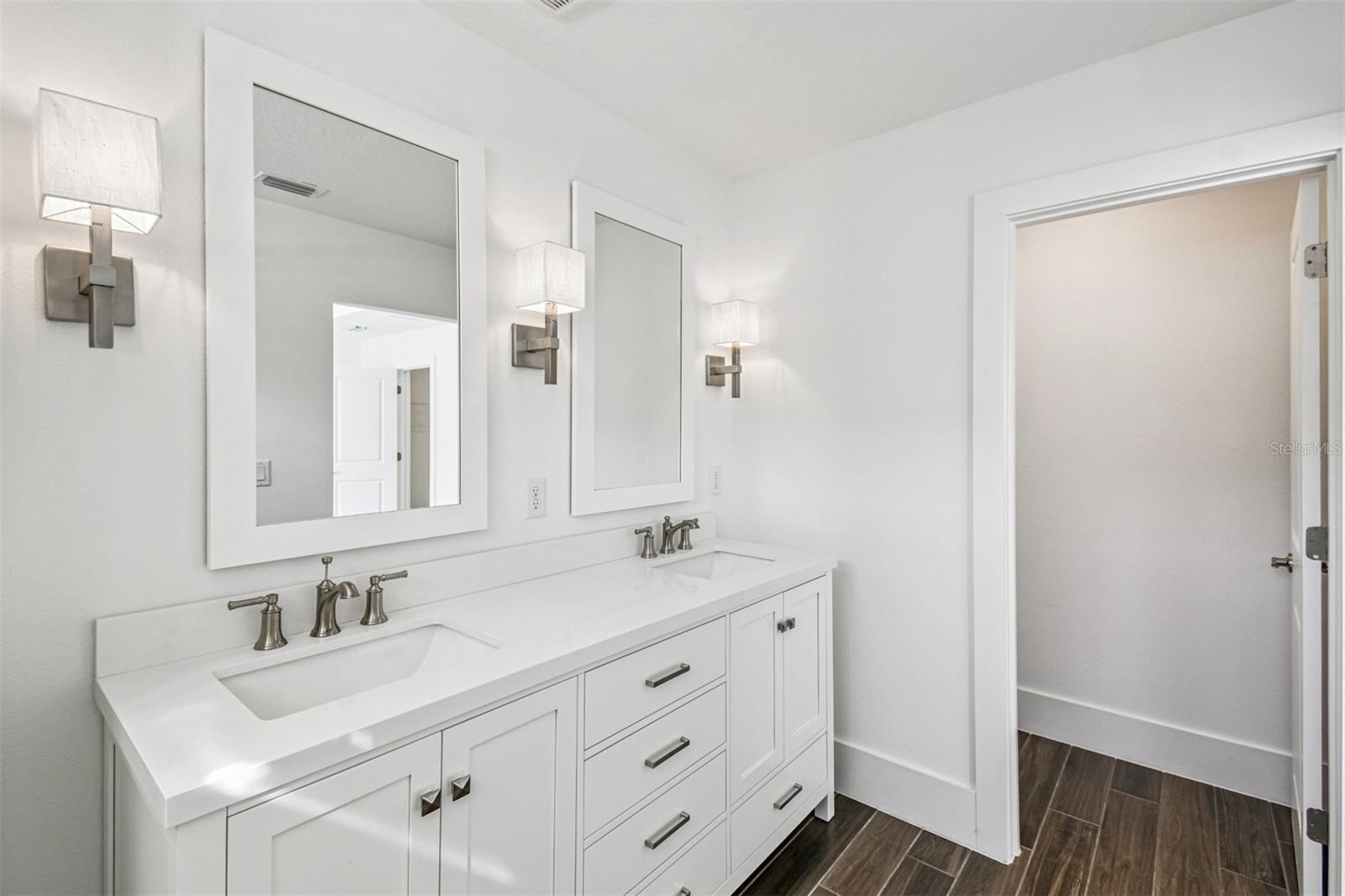 Image 33 of 36 For 1951 Risby Alley