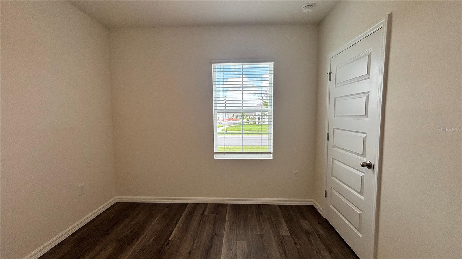 Image 26 of 34 For 1676 Hummingbird Road