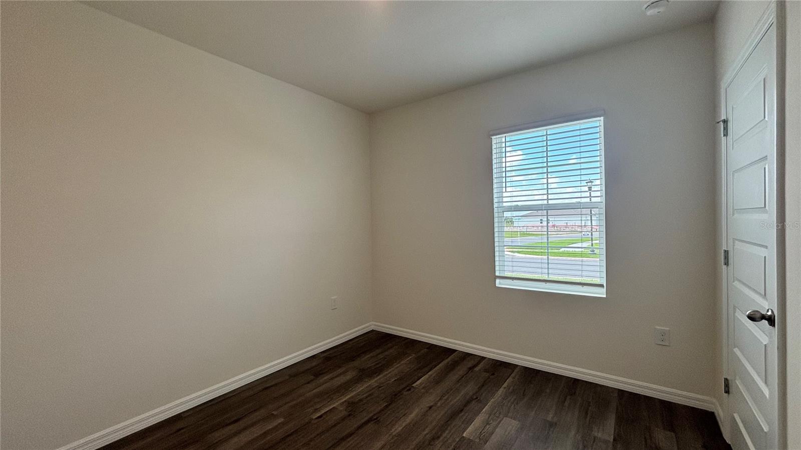 Image 28 of 34 For 1676 Hummingbird Road