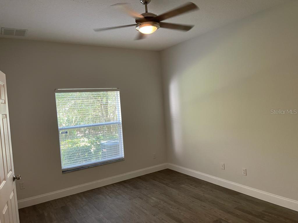 Image 11 of 35 For 16187 Old Ash Loop