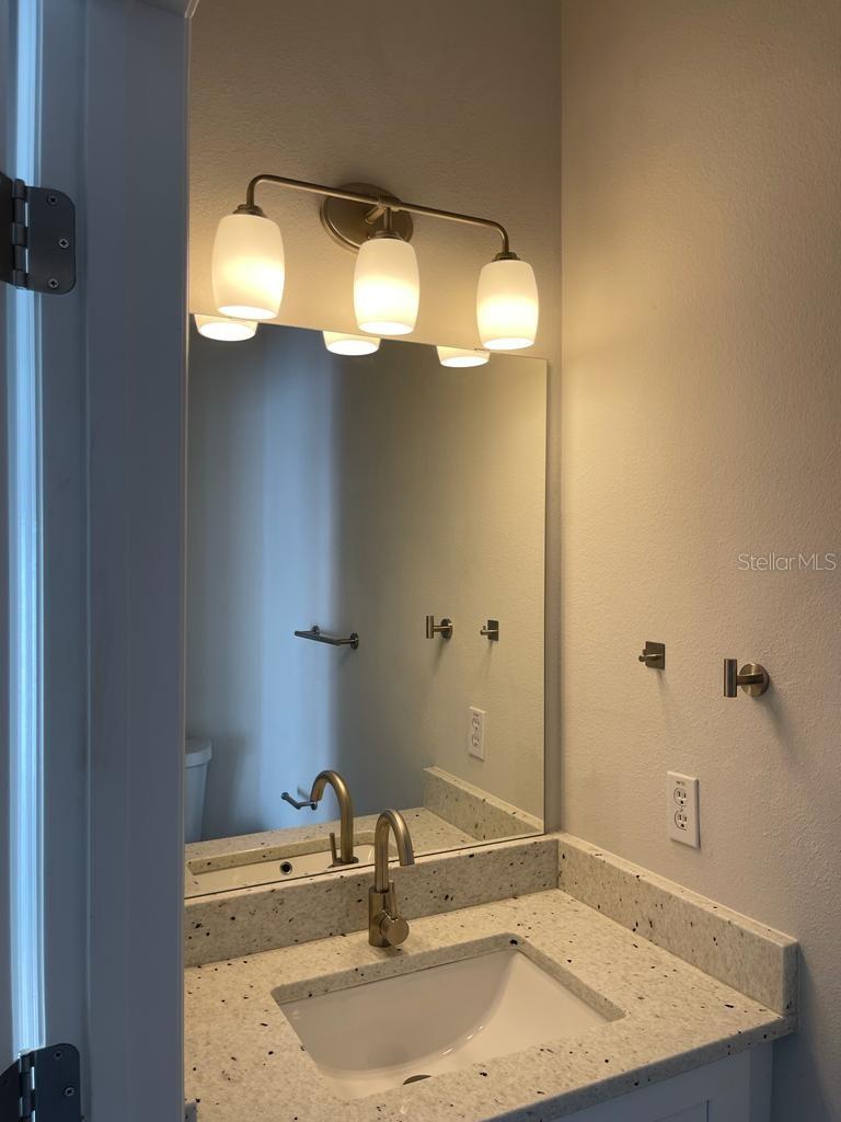 Image 15 of 35 For 16187 Old Ash Loop