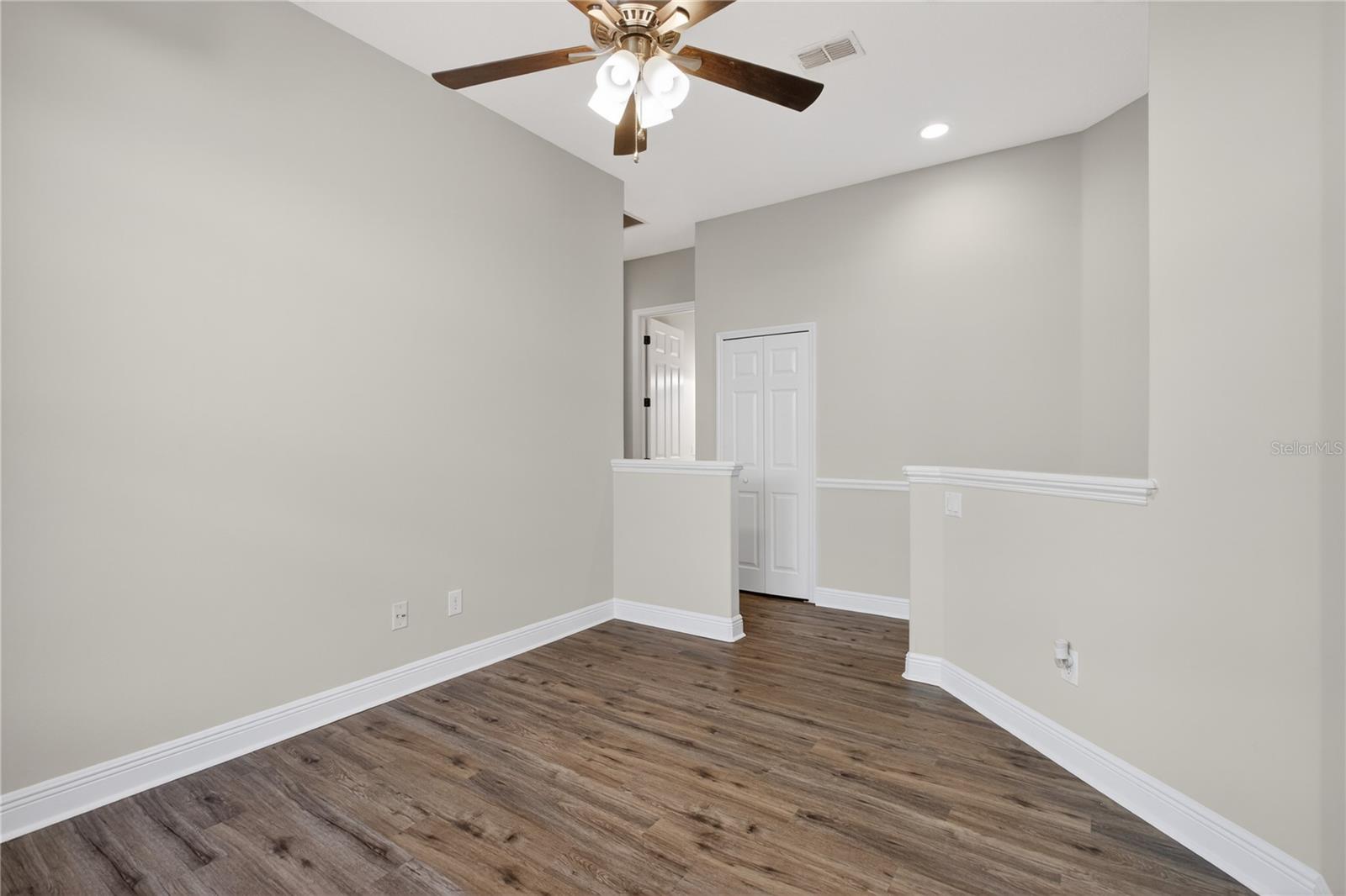 Image 11 of 41 For 216 Lamonte Point Court