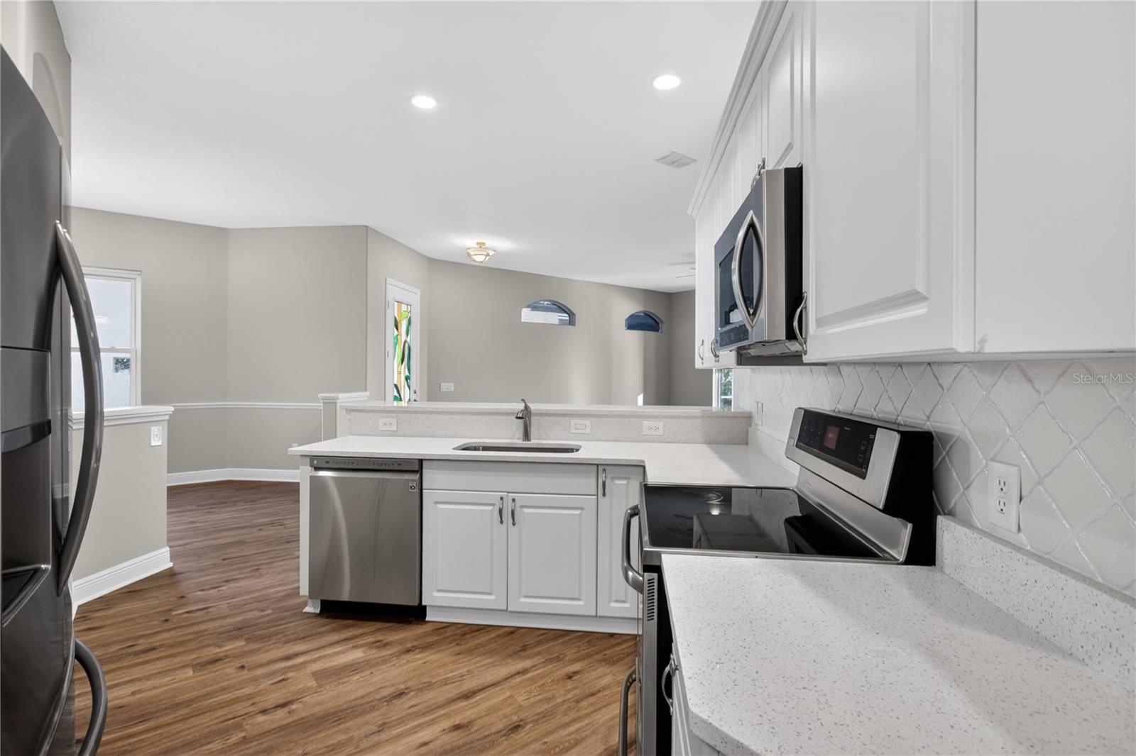 Image 14 of 41 For 216 Lamonte Point Court