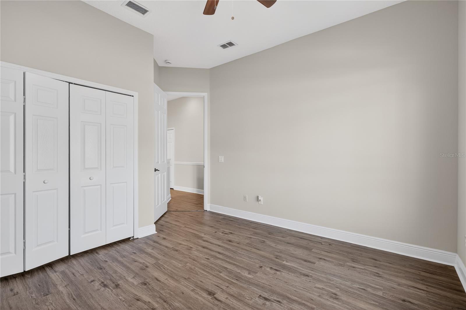 Image 18 of 41 For 216 Lamonte Point Court