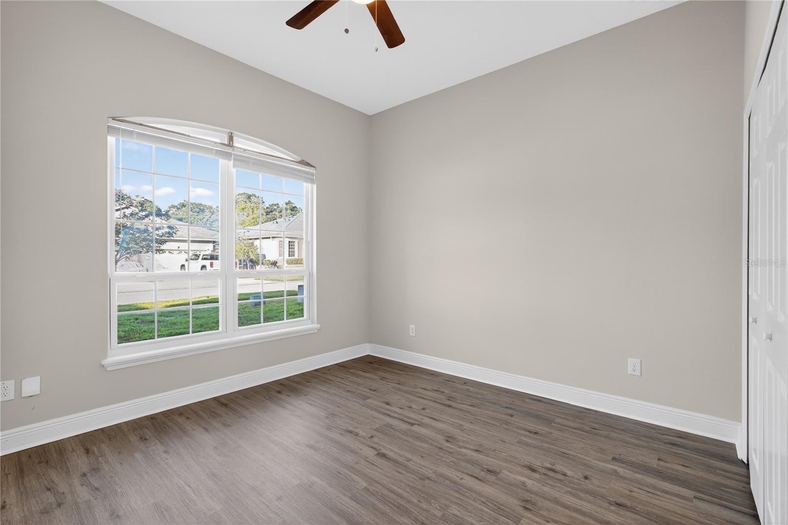 Image 21 of 41 For 216 Lamonte Point Court