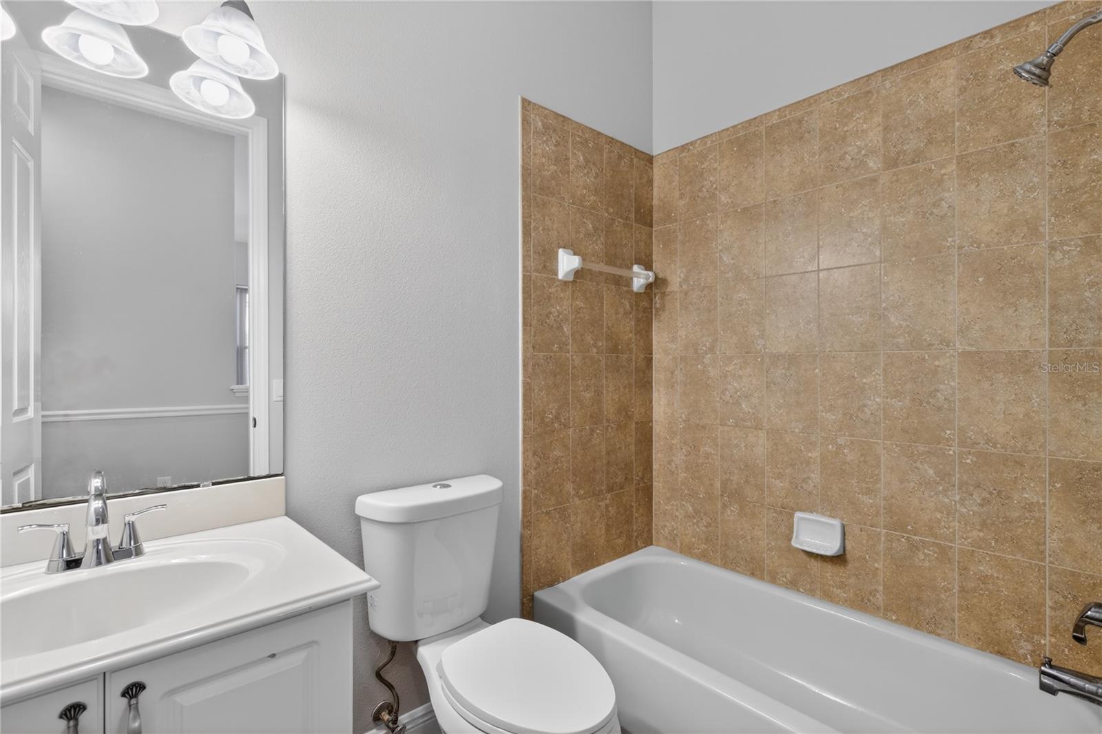 Image 26 of 41 For 216 Lamonte Point Court