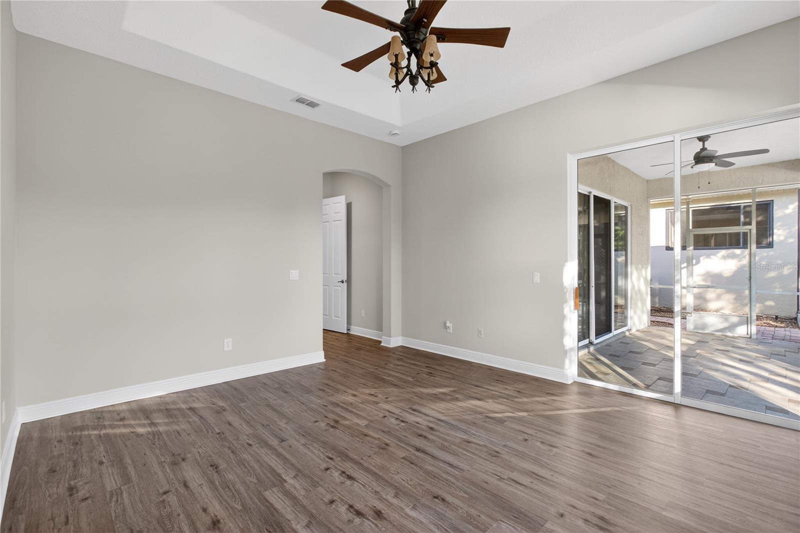 Image 29 of 41 For 216 Lamonte Point Court