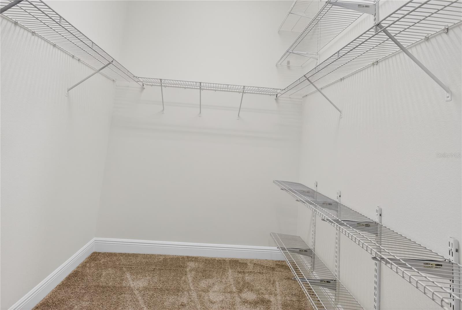 Image 31 of 41 For 216 Lamonte Point Court