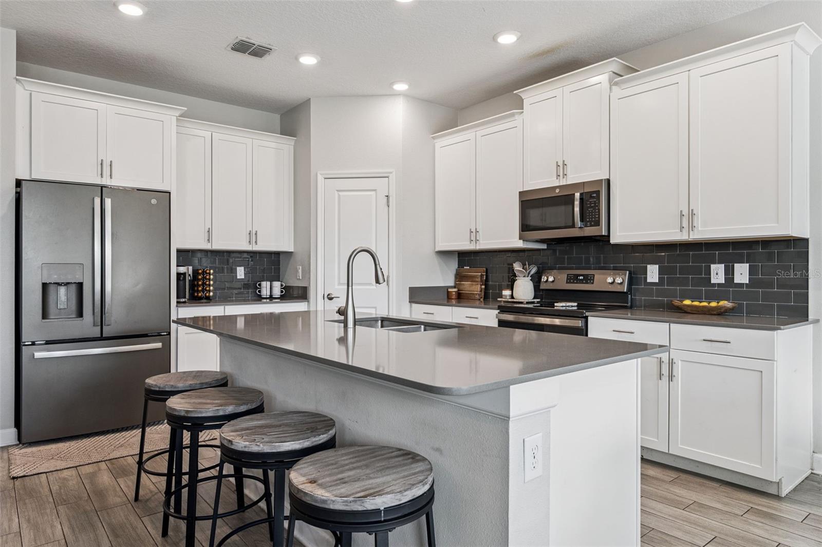 Image 14 of 66 For 11525 Rhyme Avenue