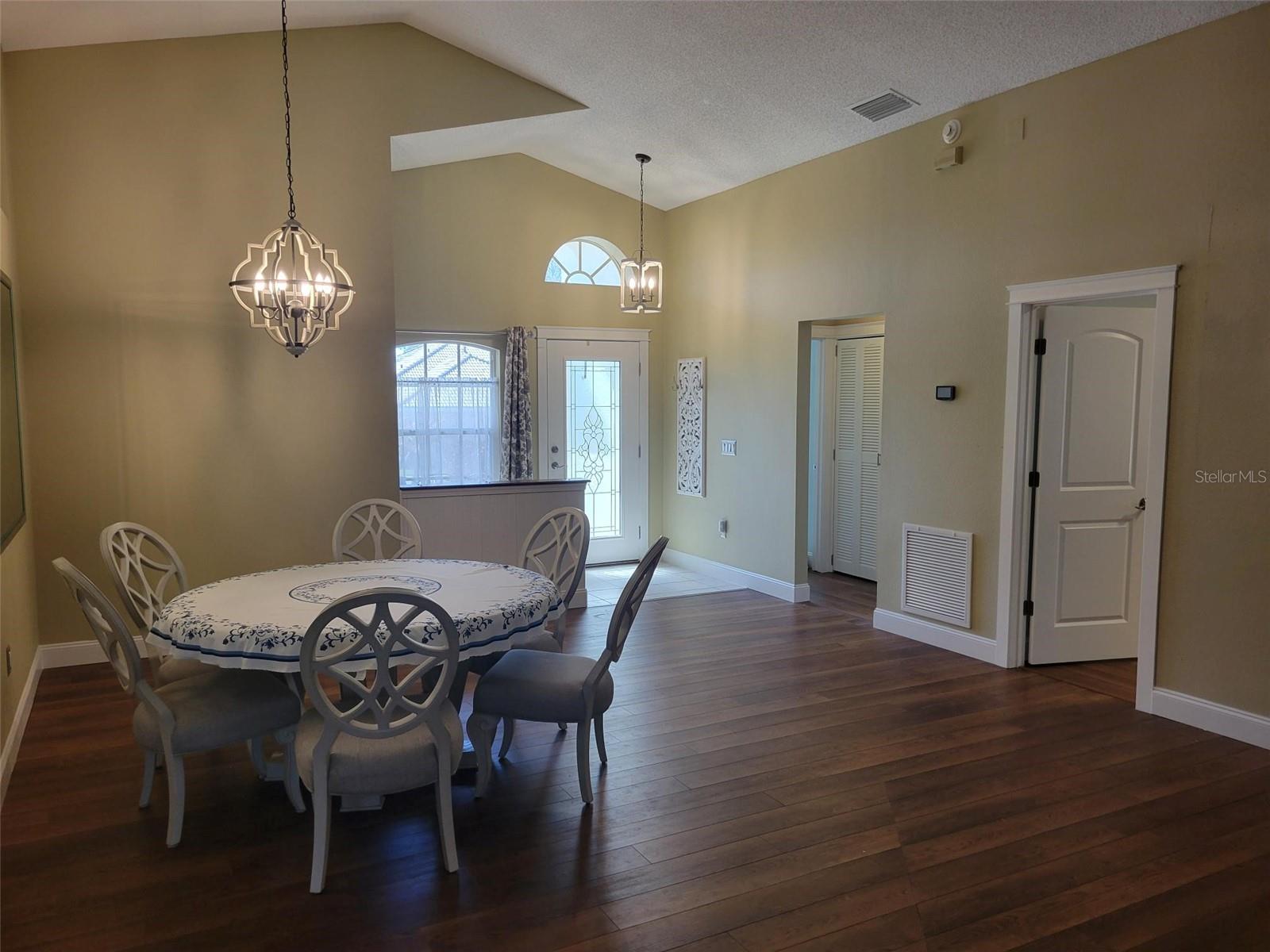 Image 5 of 53 For 3617 Kingswood Court