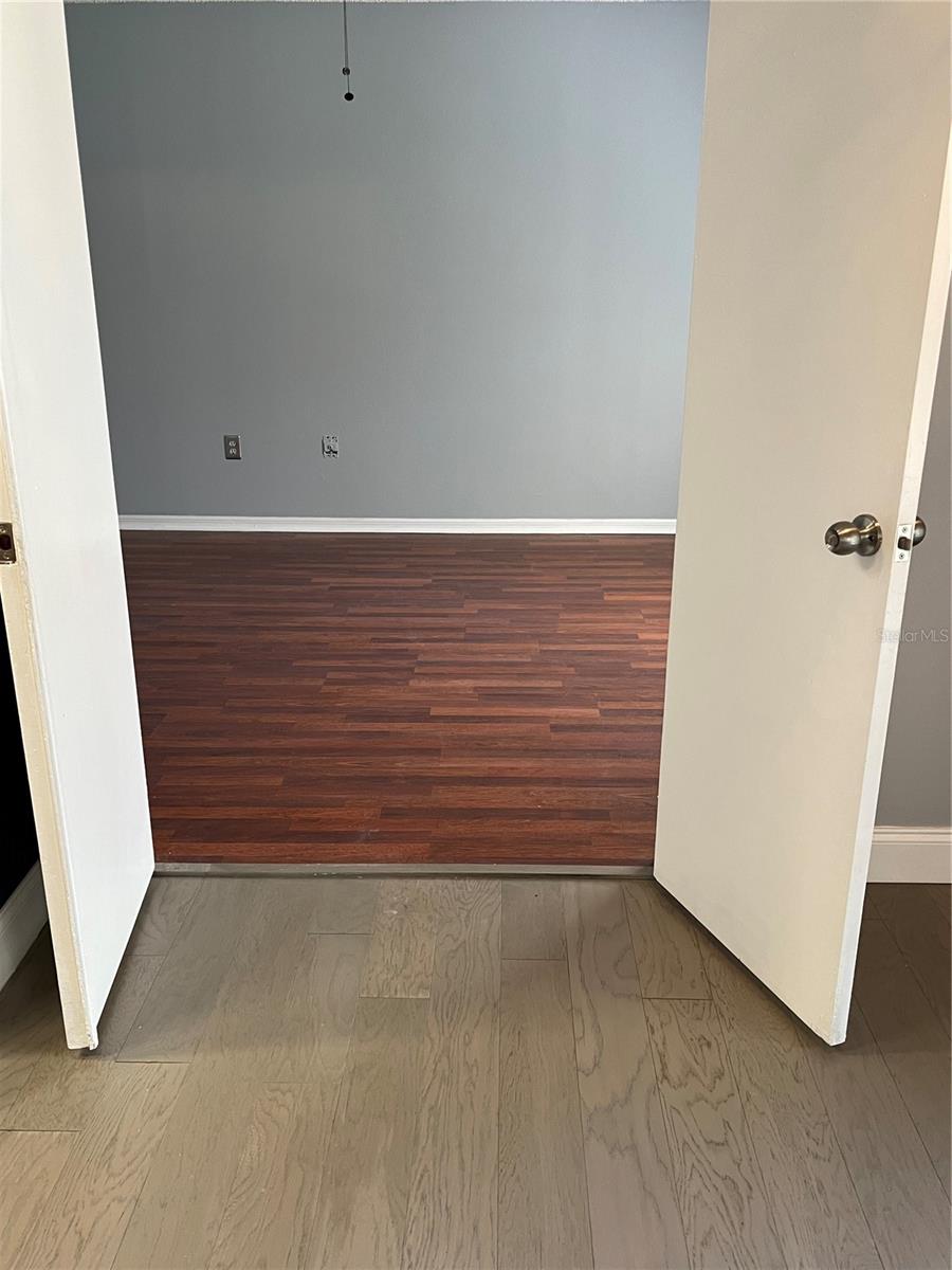 Image 17 of 37 For 537 Sun Ridge Place 201