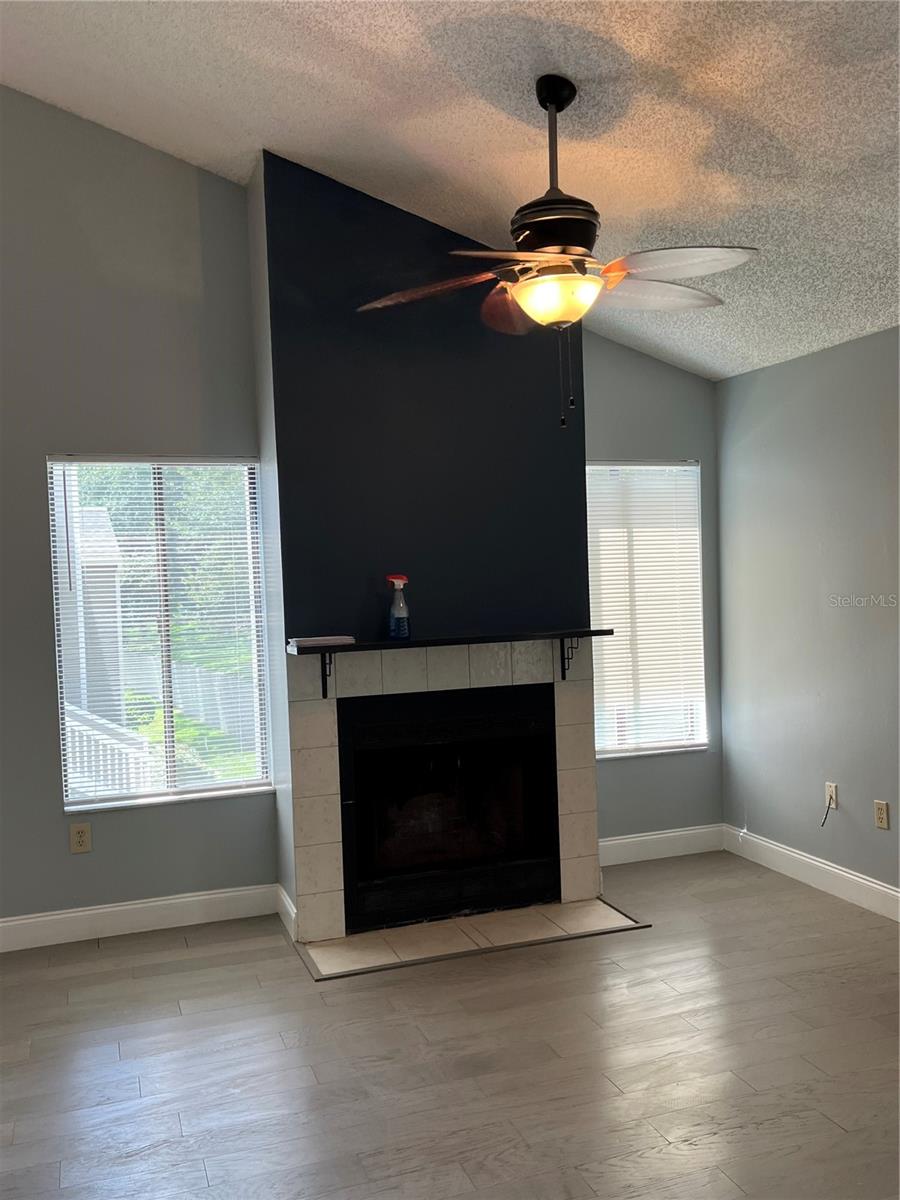 Image 3 of 37 For 537 Sun Ridge Place 201