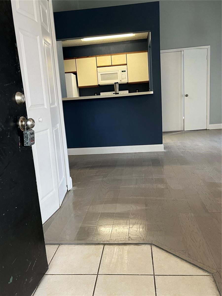 Image 5 of 37 For 537 Sun Ridge Place 201