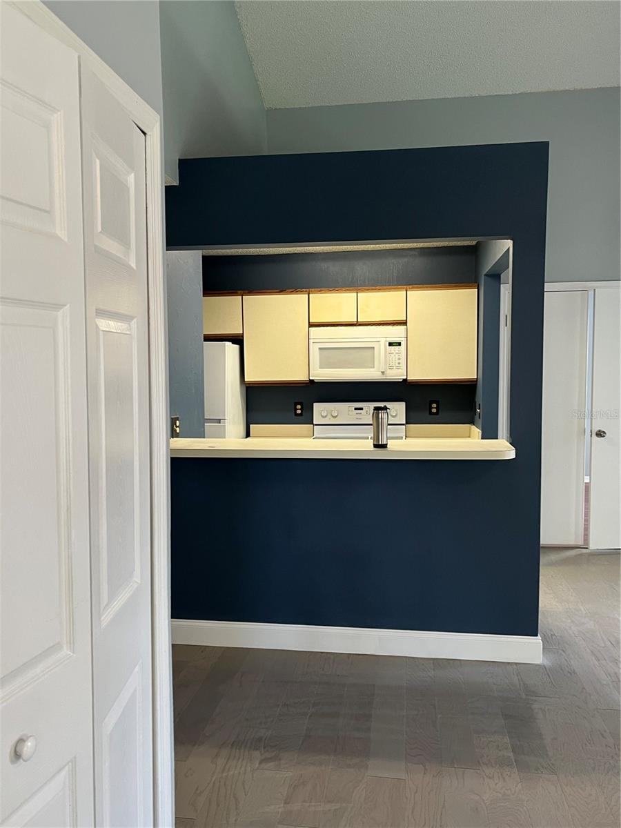 Image 6 of 37 For 537 Sun Ridge Place 201