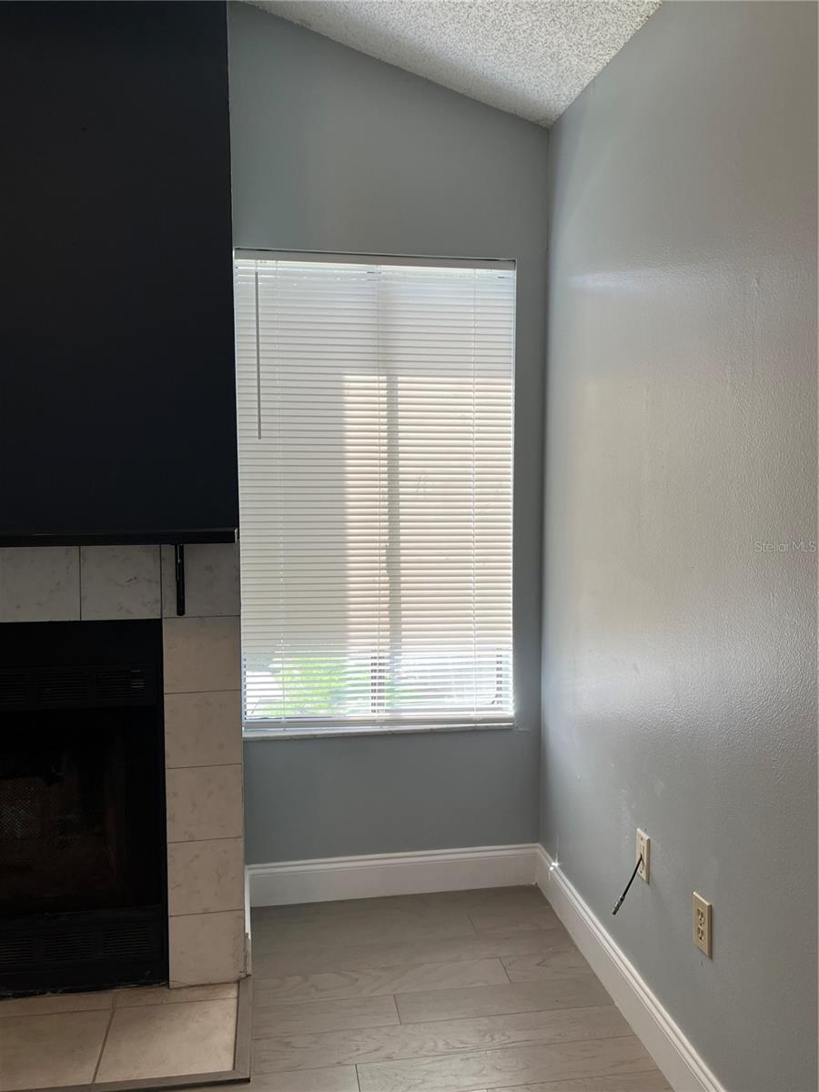 Image 8 of 37 For 537 Sun Ridge Place 201