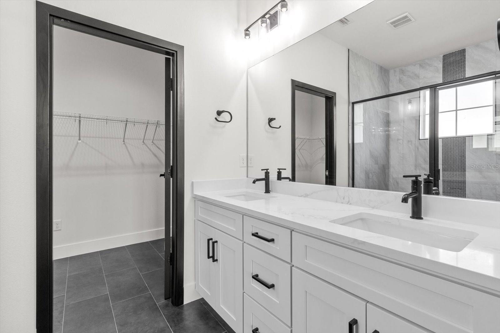 Image 21 of 36 For 3932 Sw 133rd Loop