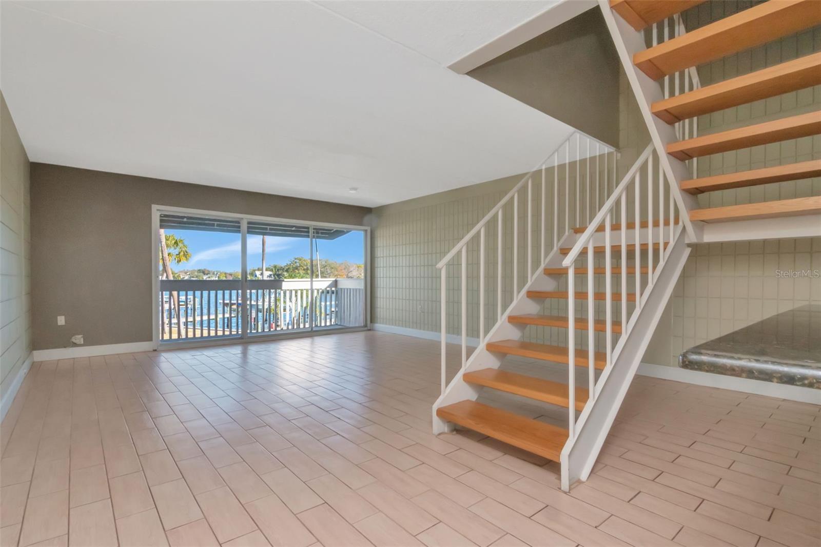 Image 10 of 33 For 2424 Tampa Bay Boulevard 204