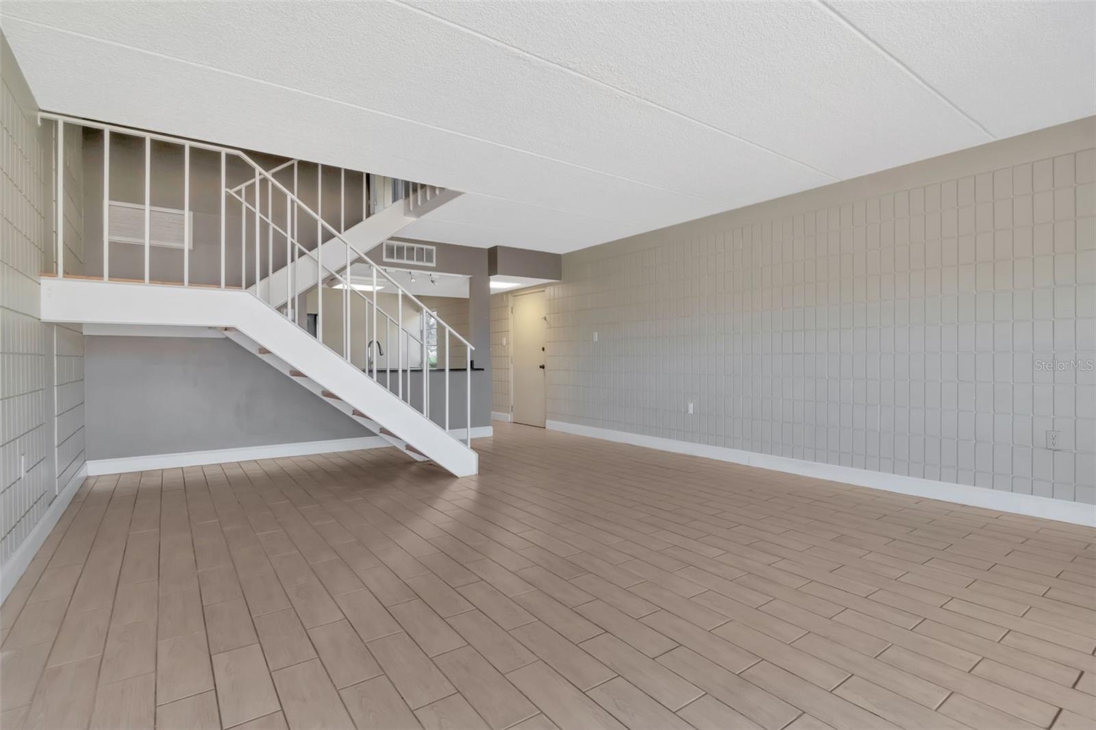 Image 13 of 33 For 2424 Tampa Bay Boulevard 204