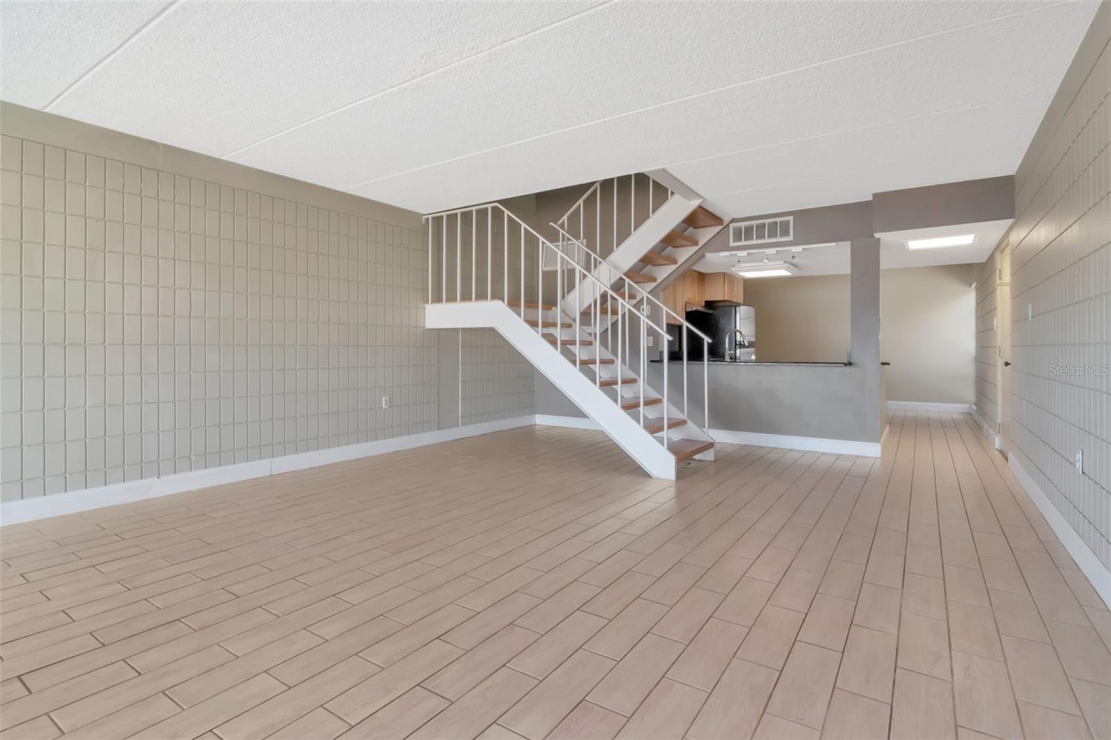 Image 14 of 33 For 2424 Tampa Bay Boulevard 204